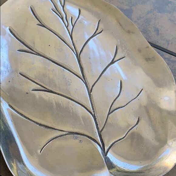 Dimond Silver Tray Leaf Home Decor - Picture 2 of 5